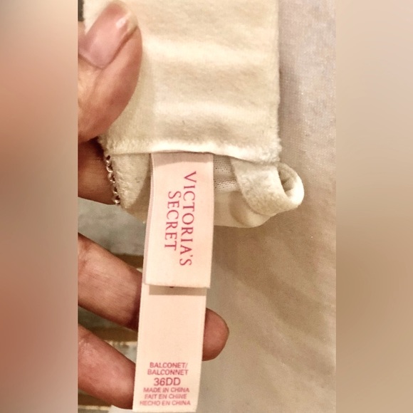 Victoria’s Secret Balconet Bra, Women’s Size 36DD. - Picture 12 of 14